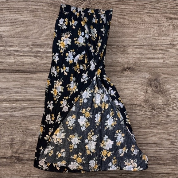 American Eagle Outfitters Floral Wide Leg Pants - Black and Yellow - Picture 6 of 8